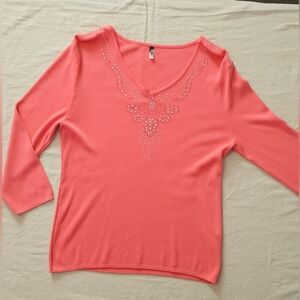 Como Ladies XLg Coral Blouse, silver and sparkle design with 3/4 Sleeves.